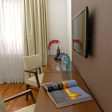 Hotel City5 & By Lsa Skopje