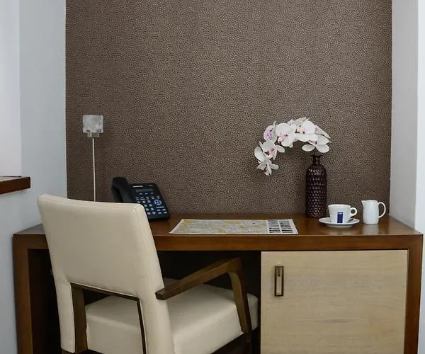 Hotel City5 & By Lsa